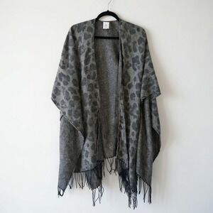 Woolrich Grey Leopard Print Poncho Wrap Fringe Trim One Size Animal Print Shawl